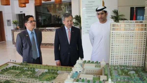 Mohammed Fadhel Al Mazrooei, Managing Director, Al Habtoor Group and Edwin Gil Q Mendoza, Acting Consul General of the Philippines and Gregory L Domingo, Secretary from the Philippine Department of Trade & Industry
