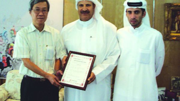 Sultan Al Habtoor and Ahmed Al Habtoor receiving the Mitsubishi Parts Sales Achievement Award FY 2010 Sultan Al Habtoor and Ahmed Al Habtoor receiving the Mitsubishi Parts Sales Achievement Award FY 2010