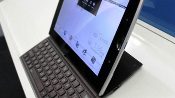 جهاز Eee Pad Slider المزود بلوحة مفاتيح انزلاقية