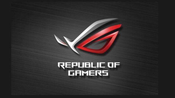 ROG Strix Flare lets gamers experience a new level of personalization with a customizable illuminated badge that can be inserted directly into the keyboard.