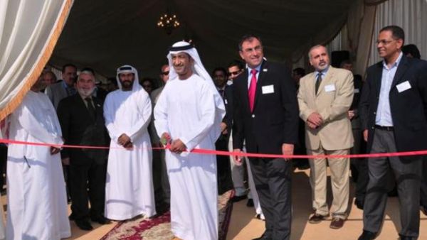 معالي راشد مبارك الهاجري، رئيس مجلس إدارة مجموعة أغذية والسيد إلياس أسيماكوبولوس الرئيس التنفيذي