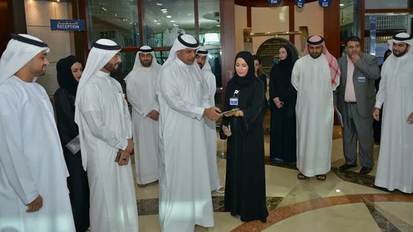 أحمد محبوب مصبح خلال تدشينه مؤشر السعادة للموظفين