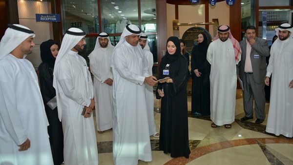 Ahmed Mahboob Musabih inaugurating the Employees’ Happiness Meter 