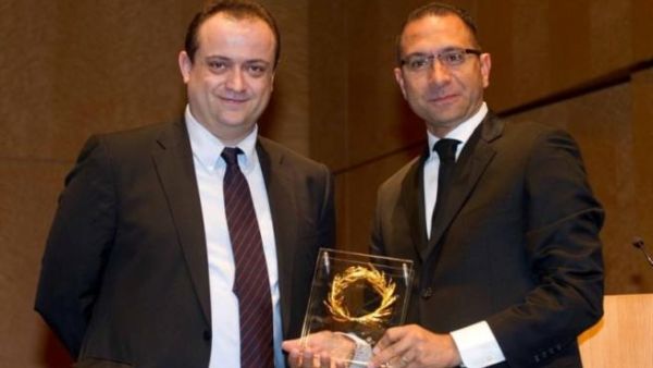 Ahmed Youssef, Regional Director Amadeus MENA receives award