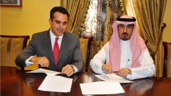 The agreement was by Dr. Fahad Al Jarboa, CEO of "Al Tayyar Travel Group" and” Professor Thomas Khalil, CEO of " Global Educational Opportunities” group