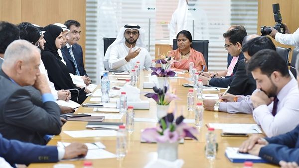 Ali Al Kamali, Deputy CEO of Dubai Exports with the delegations.