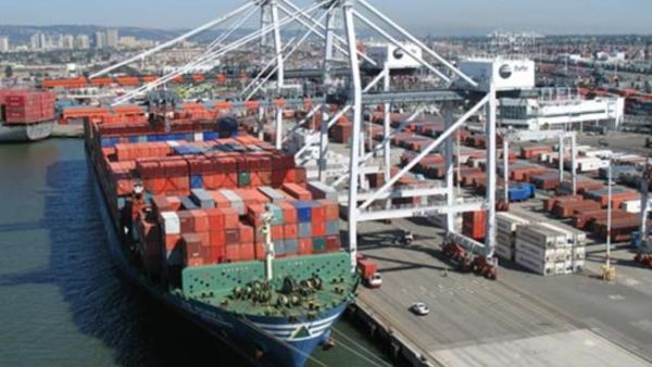 Marine ban imposed in some areas does not include commercial ships to and from Bahrain on international voyages