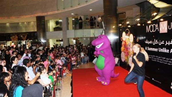 Barney in action at Moda Mall