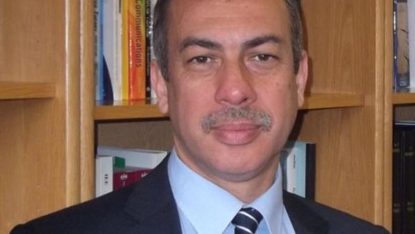 بيان شريف، عميد كلية الهندسة وأستاذ جامعي للهندسة الكهربائية وهندسة الكمبيوتر