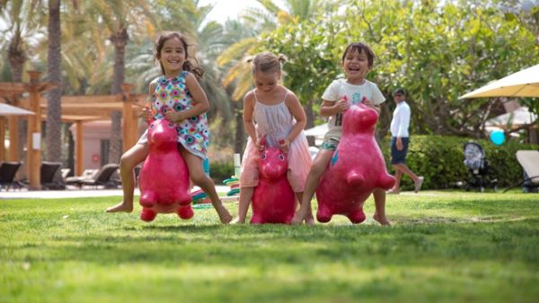You can choose the week or the days that suit your child’s interests and your schedule.