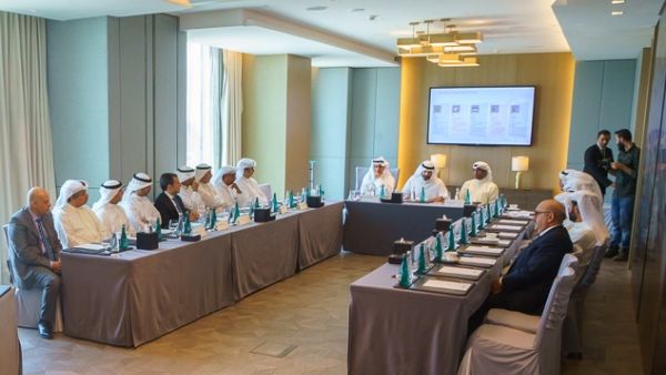 تضمن الاجتماع مناقشة بعض الأدوات الاستثمارية الجديدة العقارية والمالية التي ترغب بورصة الكويت بطرحها في المستقبل القريب.
