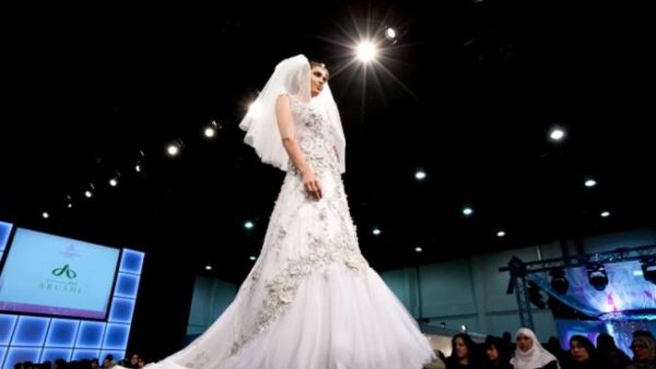 Splendid gown at the Bride Show Abu Dhabi Splendid gown at the Bride Show Abu Dhabi