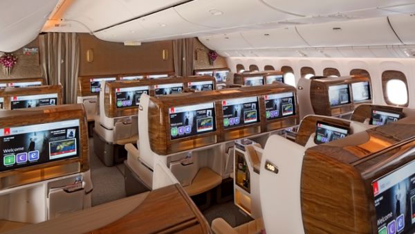 رحلة يومية بطائرة البوينج 777-300ER الجديدة رحلة يومية بطائرة البوينج 777-300ER الجديدة