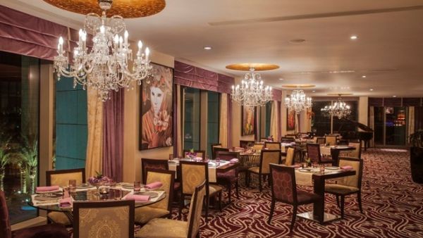Award-winning restaurant 'Teatro'. Award-winning restaurant 'Teatro'.