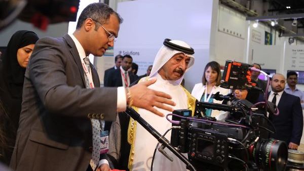 Canon at CABSAT 2017 - Anurag Agrawal, MD at Canon Middle East and Shaikh Hasher bin Maktoum Al Maktoum, Director General of Dubai’s Department of Information Canon at CABSAT 2017 - Anurag Agrawal, MD at Canon Middle East and Shaikh Hasher bin Maktoum Al Maktoum, Director General of Dubai’s Department of Information