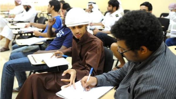 طلبة الجامعة خلال بدء الدراسة في الفصل الشتوي