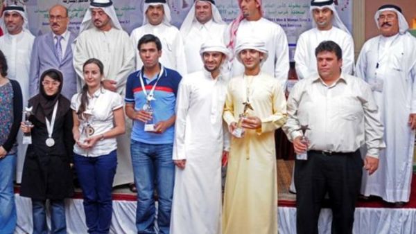 الفائزون ببطولة المنطقة الآسيوية للشطرنج 2011 خلال الحفل الختامي