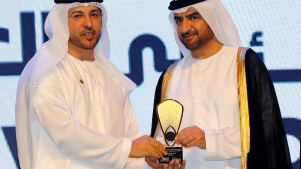 Abdulla Bin Damithan receiving the award from Sheikh Abdullah bin Salem Al Qasimi, Deputy Ruler of Sharjah.