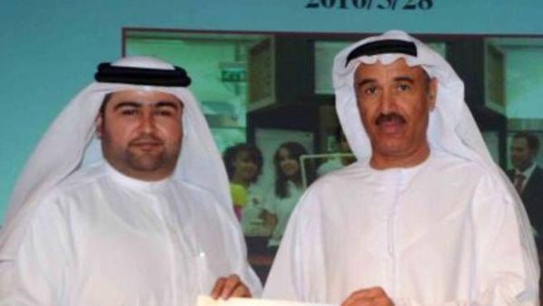 مدير عام بلدية دبي يكرم محمد بن تميم، مسؤول التسويق التنفيذي في إدارة مبيعات التجزئة في امارات