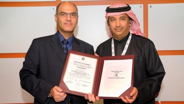 Mohammed Saleh Badri, ESMA Acting Director General awards the Emirates Quality Mark to Mr. Mehrdad Yousefi, Managing Director of Superpipe International