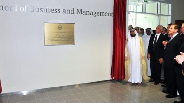 سلطان بن محمد القاسمي، رئيس الجامعة الأميركية في الشارقة، يفتتح المبنى الجديد لكلية الإدارة والأعمال