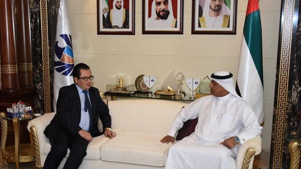 	أحمد محبوب مصبح خلال استقباله أرمان إيساغالييف القنصل العام لجمهورية كازاخستان بدبي، بحضور فيصل لطفي