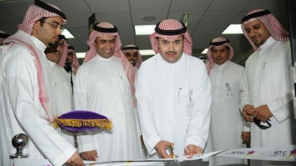 جميل الملحم، رئيس الاتصالات السعودية أثناء افتتاحه التوسعة الجديدة لمراكز القنوات الإلكترونية