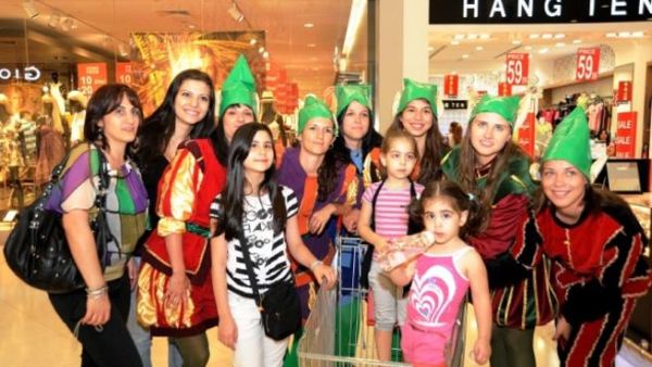 يواصل حدث مفاجآت صيف دبي تقديم المزيد من العروض الترفيهية والترويجية خلال الأسبوع القادم، حيث ستحفل مراكز التسوق بفعاليات جديدة ومتميزة يواصل حدث مفاجآت صيف دبي تقديم المزيد من العروض الترفيهية والترويجية خلال الأسبوع القادم، حيث ستحفل مراكز التسوق بفعاليات جديدة ومتميزة