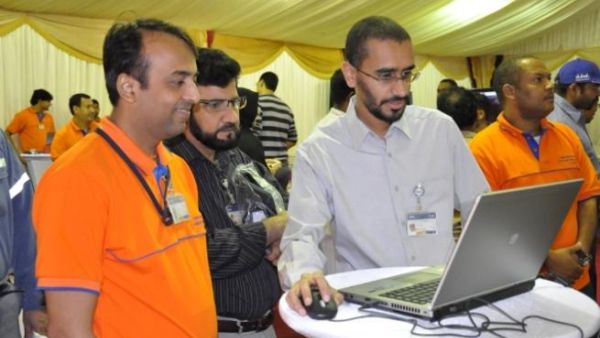 DUBAL employees participating in the company’s CBCM campaign
