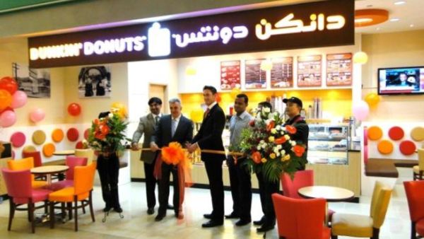 David Rodgers, Dunkin’ Donuts General Manager, inaugurating the Dubai Festival City outlet