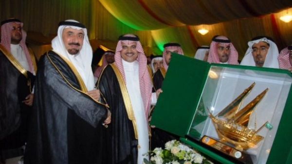 الأمير جلوي بن عبد العزيز بن مساعد، نائب أمير المنطقة الشرقية، خلال افتتاح مهرجان صيف الشرقية