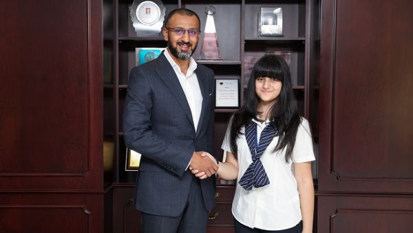 دانة البلوشي، الطفلة الإماراتية النابغة والبالغة من العمر 12 عاماً. دانة البلوشي، الطفلة الإماراتية النابغة والبالغة من العمر 12 عاماً.