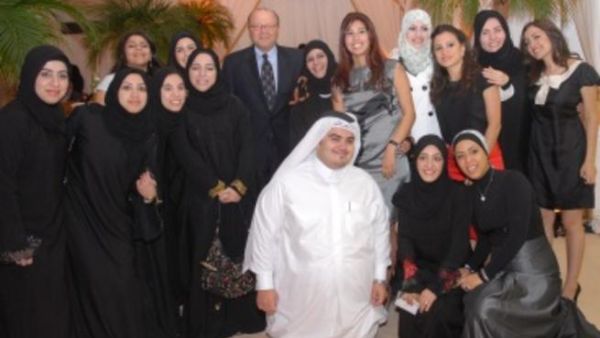 Dr. Cohon with students at Senior Celebration 2010