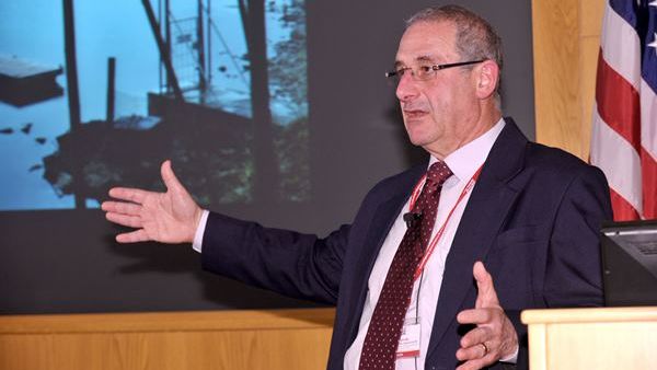 Dr. Graham Buirski of the Radiology Department at Sidra Medical and Research Center, speaks at Weill Cornell Medicine-Qatar’s Grand Rounds