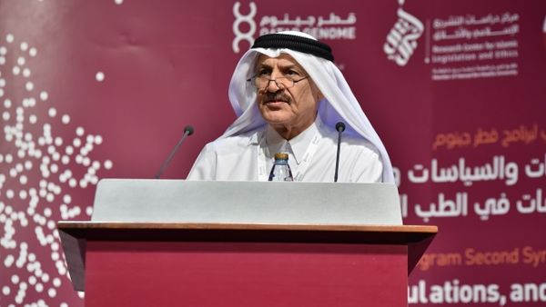 الدكتور خالد العلي، مدير شؤون مؤسسات التعليم العالي بوزارة التعليم أثناء إلقاء كلمته في المؤتمر الثاني لبرنامج قطر جينوم. الدكتور خالد العلي، مدير شؤون مؤسسات التعليم العالي بوزارة التعليم أثناء إلقاء كلمته في المؤتمر الثاني لبرنامج قطر جينوم.