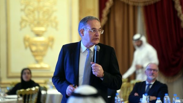 الدكتور باتريك شينيل، الرئيس التنفيذي لمجموعة يوسف بن أحمد كانو الدكتور باتريك شينيل، الرئيس التنفيذي لمجموعة يوسف بن أحمد كانو