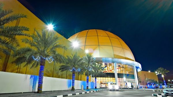 استطاع دبي أوتليت مول ترسيخ موقعه كوجهة متكاملة ومفضلة لعشاق التسوق الباحثين عن أشهر الماركات العالمية.