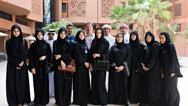 الطلاب المشاركون في برنامج اكتشف