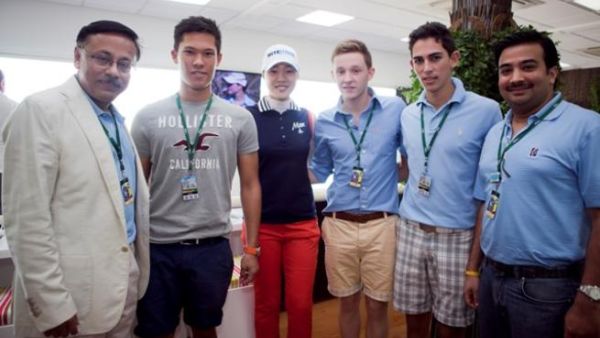 Emirates NBD Senior Officials with Students of Emerging World Youth Golf programme.