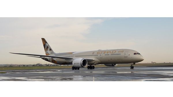 Etihad Airways' B787-9 lands in Johannesburg Etihad Airways' B787-9 lands in Johannesburg