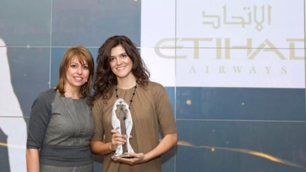 كاترينا بولاتوس، رئيس شؤون التسويق في مطار أثينا الدولي ونوني باباستيفانو، تنفيذي مبيعات أول في الاتحاد للطيران كاترينا بولاتوس، رئيس شؤون التسويق في مطار أثينا الدولي ونوني باباستيفانو، تنفيذي مبيعات أول في الاتحاد للطيران
