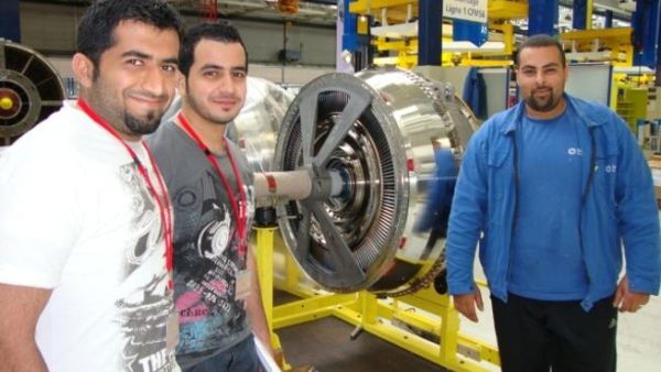 طلبة جامعة خليفة 
