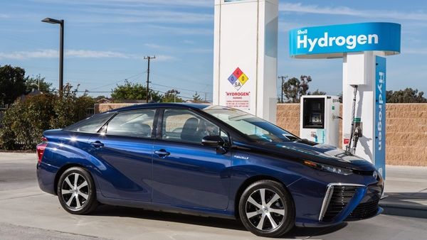 FCV - Toyota Mirai FCV - Toyota Mirai