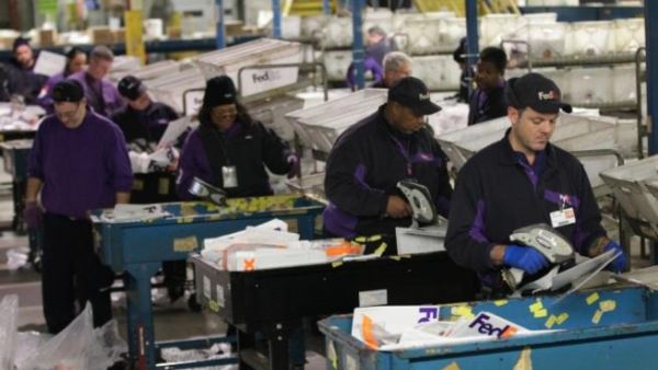 FedEx peak season shipments