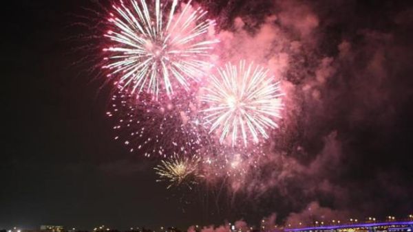 الألعاب النارية تعلن انطلاق الدورة السادسة عشرة لمهرجان دبي للتسوق