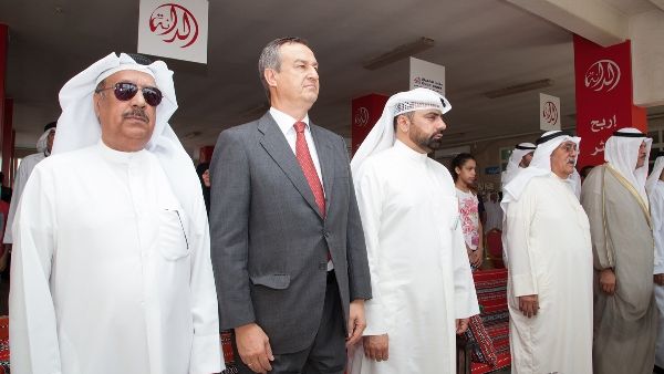 السيد سيزار جونزاليس بوينو, الرئيس النفيذي في بنك الخليج، خلال مراسم الإفتتاح السيد سيزار جونزاليس بوينو, الرئيس النفيذي في بنك الخليج، خلال مراسم الإفتتاح