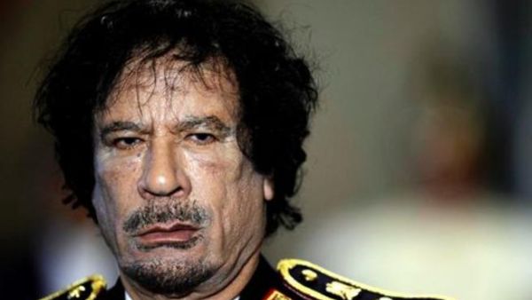 القذافي يده على قلبه وعينه على النفط