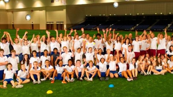 Sports teams in the football-rugby pitch