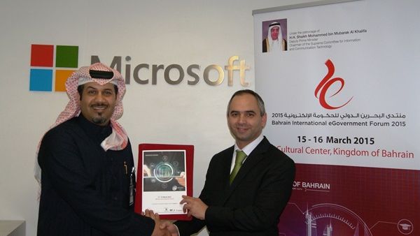Hamad Al Saei, Public Sector Manager, Microsoft Bahrain and Ahmad Naeemi, event’s Head of Sponsorship and Exhibition Committee Hamad Al Saei, Public Sector Manager, Microsoft Bahrain and Ahmad Naeemi, event’s Head of Sponsorship and Exhibition Committee