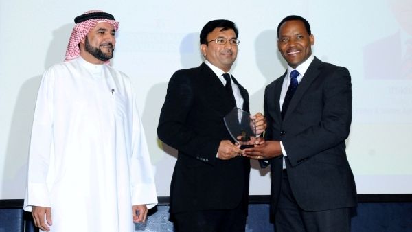 Hamdani receives Alleem Excellence Award Hamdani receives Alleem Excellence Award